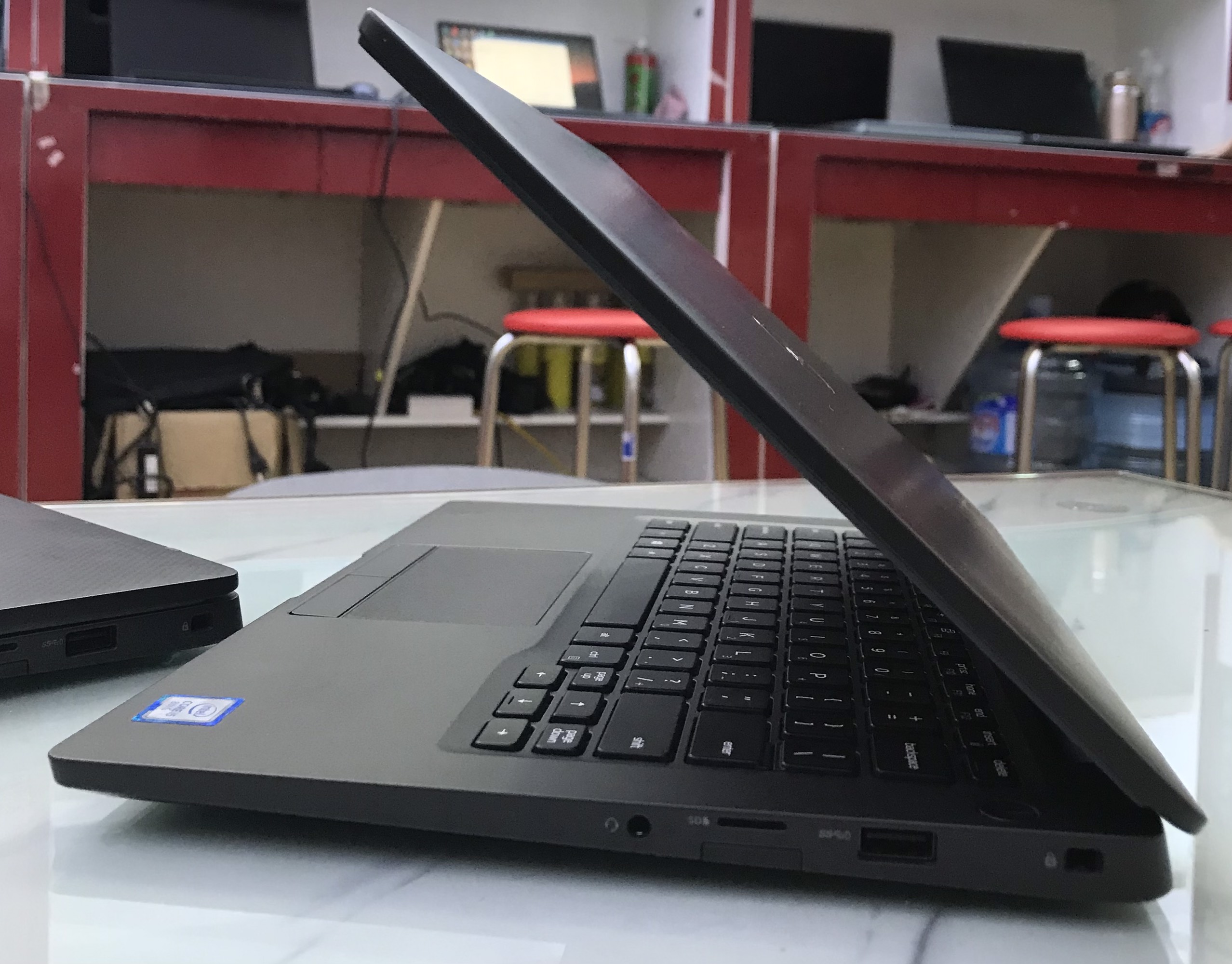 Dell Latitude 7300- laptop Doanh Nhân Giá Tốt