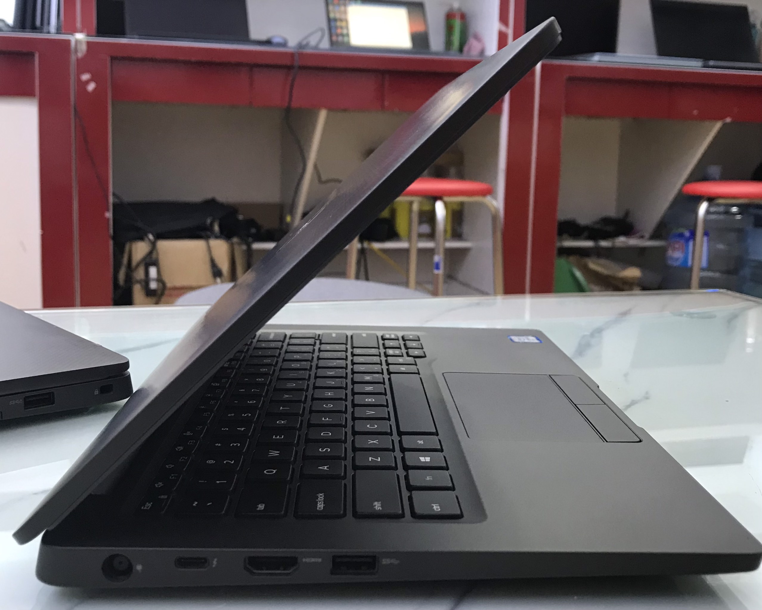 Dell Latitude 7300- laptop Doanh Nhân Giá Tốt